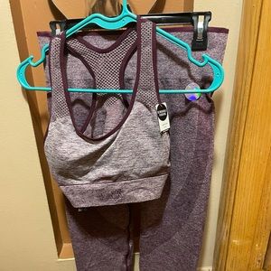 Seamless leggings sports bra